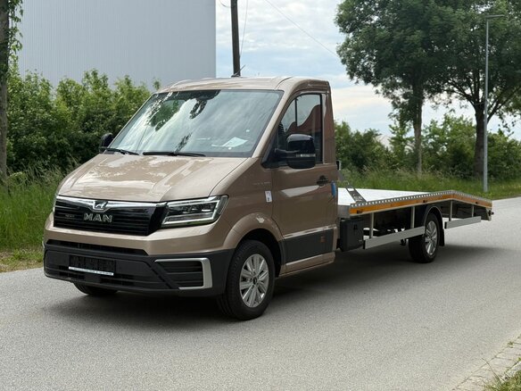 2025 MAN TGE, коричневый, 5200000 рублей - вид 2