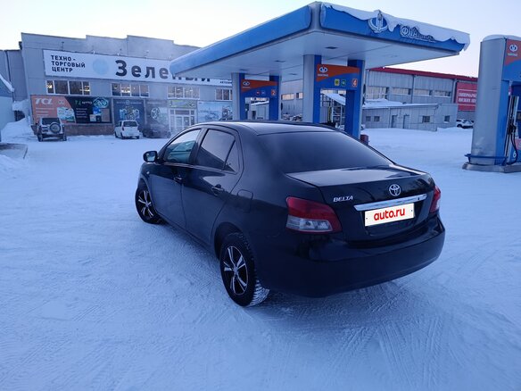2006 Toyota Belta I, чёрный, 500000 рублей - вид 2