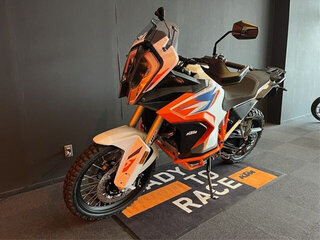 2023 KTM 1290 Super Adventure R, оранжевый, 1700000 рублей, вид 4