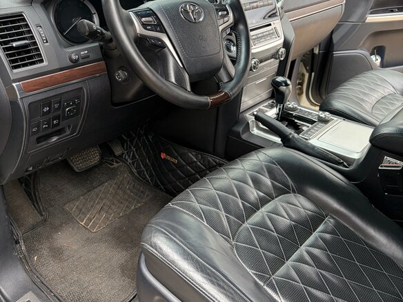 2016 Toyota Land Cruiser 200 Series Рестайлинг 2, белый - вид 7