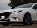 2016 Mazda Axela III Рестайлинг, белый, 1385000 рублей - вид 3