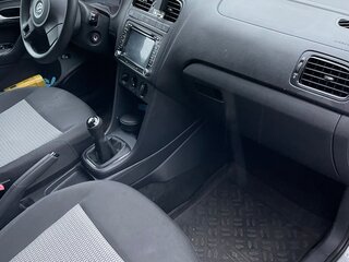 2014 Volkswagen Polo V, белый, 850000 рублей, вид 4
