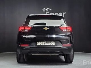 2022 Chevrolet TrailBlazer III, чёрный, 2100000 рублей, вид 2