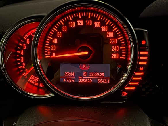 2015 Mini Hatch Cooper S III (F55/F56), белый, 1600000 рублей - вид 11