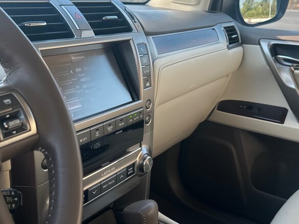 2017 Lexus GX 460 II Рестайлинг, белый, 5650000 рублей - вид 2