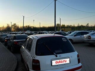 1995 Nissan March II (K11), белый, 137000 рублей, вид 4