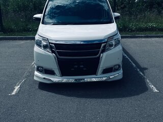 2016 Toyota Esquire I, белый, 2250000 рублей, вид 2