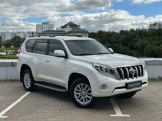 2014 Toyota Land Cruiser Prado 150 Series Рестайлинг 1, белый, 3249000 рублей, вид 3