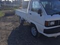 1995 Toyota TownAce, белый, 650000 рублей - вид 1