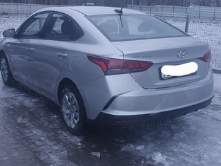 2020 Hyundai Solaris II Рестайлинг, серебристый, 1450000 рублей, вид 3