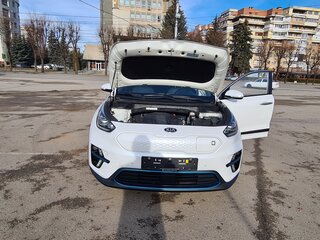 2018 Kia Niro I Рестайлинг, белый, 2299990 рублей, вид 4