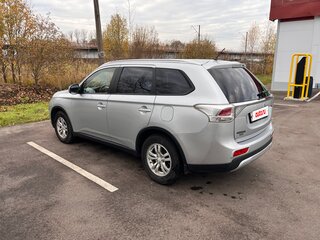 2014 Mitsubishi Outlander III Рестайлинг, серебристый, 1350000 рублей, вид 5