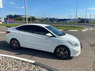 2013 Hyundai Solaris I, белый, 760000 рублей, вид 3