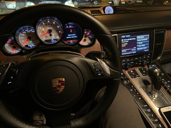 2012 Porsche Panamera 4S I, белый, 3900000 рублей - вид 4