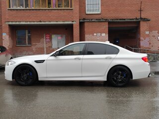 2010 BMW 5 серии 528i VI (F10/F11/F07), белый, 2000000 рублей, вид 4