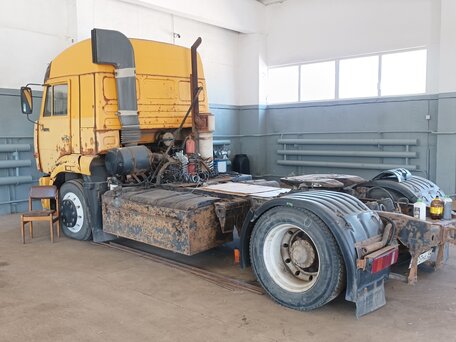 2007 КамАЗ 5460, жёлтый, 799000 рублей, вид 1
