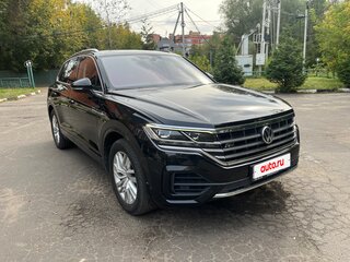 2018 Volkswagen Touareg III, чёрный, 4350000 рублей, вид 1