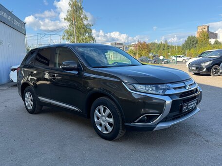 2016 Mitsubishi Outlander III Рестайлинг 2, коричневый, 1680000 рублей, вид 2