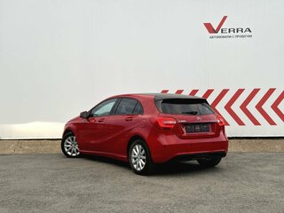 2013 Mercedes-Benz A-Класс 180 III (W176), красный, 1060000 рублей, вид 3