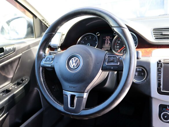 2010 Volkswagen Passat B6, чёрный - вид 12