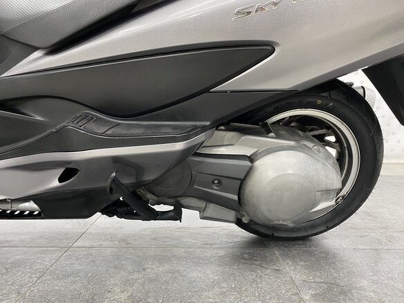2006 Suzuki Burgman (SkyWave) 400, серебристый, 279000 рублей - вид 12