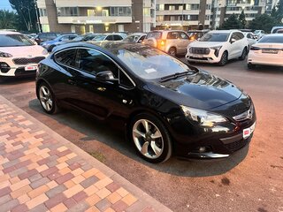 2013 Opel Astra GTC J Рестайлинг, чёрный, 1200000 рублей, вид 3