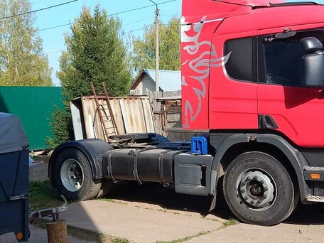 2006 Scania P-series, красный, 4000000 рублей, вид 5