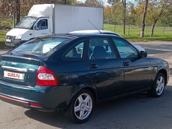 2010 Lada (ВАЗ) Priora I, зелёный, 500000 рублей - вид 4