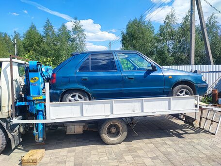 1996 Toyota Dyna, белый, 1250000 рублей, вид 4