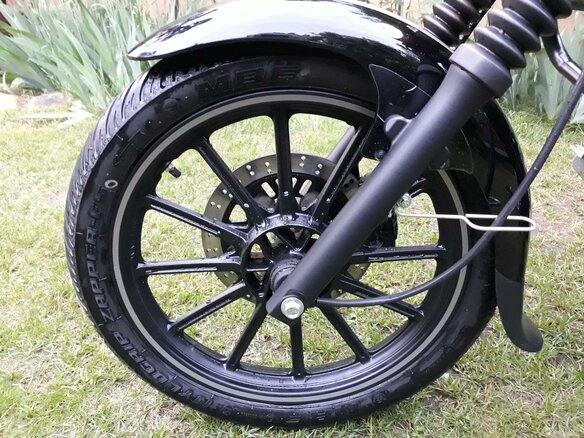 2016 Bajaj Avenger, чёрный - вид 2