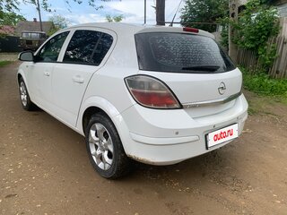 2010 Opel Astra H Рестайлинг, белый, 400000 рублей, вид 4