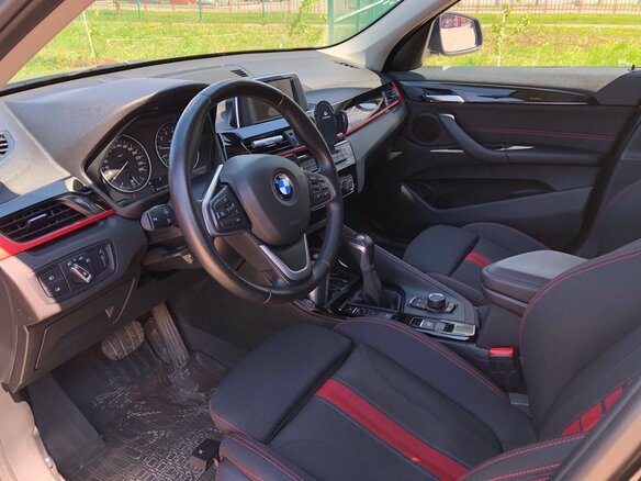2016 BMW X1 20i xDrive II (F48), чёрный - вид 5