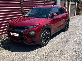 2020 Chevrolet TrailBlazer III, красный, 1470000 рублей, вид 1