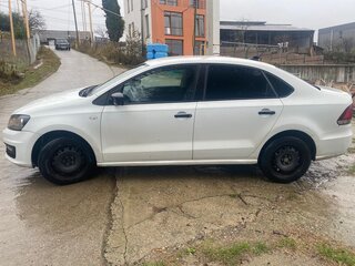2017 Volkswagen Polo V Рестайлинг, белый, 600000 рублей, вид 4