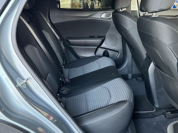 2021 Kia XCeed I, серый, 1875000 рублей - вид 20