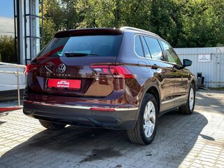 2021 Volkswagen Tiguan II Рестайлинг, коричневый, 2579000 рублей, вид 3