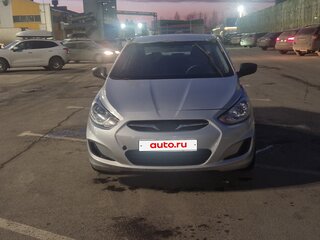 2012 Hyundai Solaris I, серебристый, 699999 рублей, вид 1