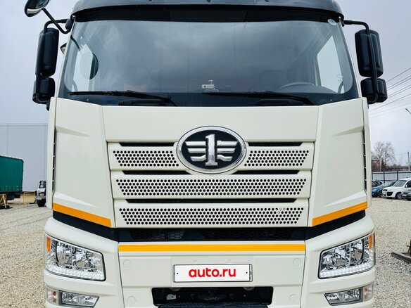 2024 FAW J6 CA4251, белый, 12500000 рублей