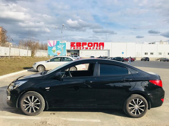 2014 Hyundai Solaris I Рестайлинг, чёрный - вид 3