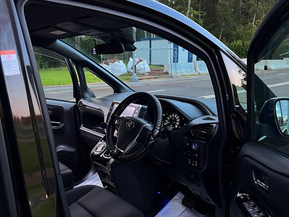 2018 Toyota Voxy III (R80) Рестайлинг, чёрный, 2080000 рублей - вид 13
