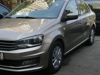 2017 Volkswagen Polo V Рестайлинг, бежевый, 1200000 рублей, вид 1