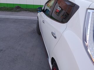 2015 Nissan Leaf 30kWh I (ZE0/AZE0), белый, 1100000 рублей, вид 3
