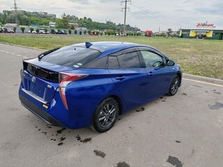 2018 Toyota Prius IV (XW50), синий, 1840000 рублей, вид 4
