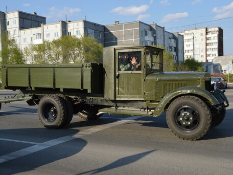 1943 ЗИС ЗИС-5, зелёный, 1750000 рублей, вид 1