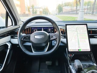 2023 Geely Atlas II, белый, 2500000 рублей, вид 4