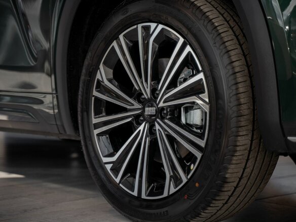 2026 Geely EX5 Гибрид EM-i, зелёный, 3969990 рублей - вид 16