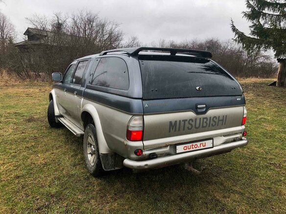 2005 Mitsubishi L200 III Рестайлинг, серый - вид 3