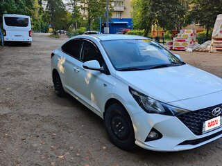 2020 Hyundai Solaris II Рестайлинг, белый, 1330000 рублей, вид 3