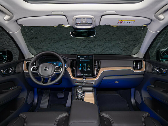 2026 Volvo XC60 II Рестайлинг 2, серый - вид 9