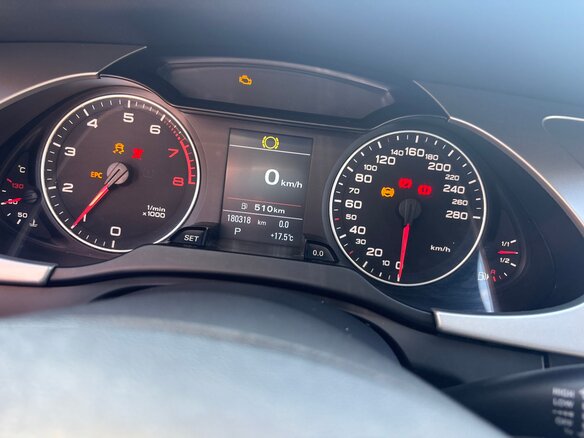 2011 Audi A4 8-speed IV (B8), чёрный, 900000 рублей - вид 11